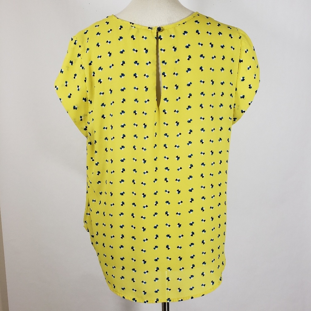 SOLD Lily White Yellow Short Sleeve Pocket Top - Picture 4 of 8